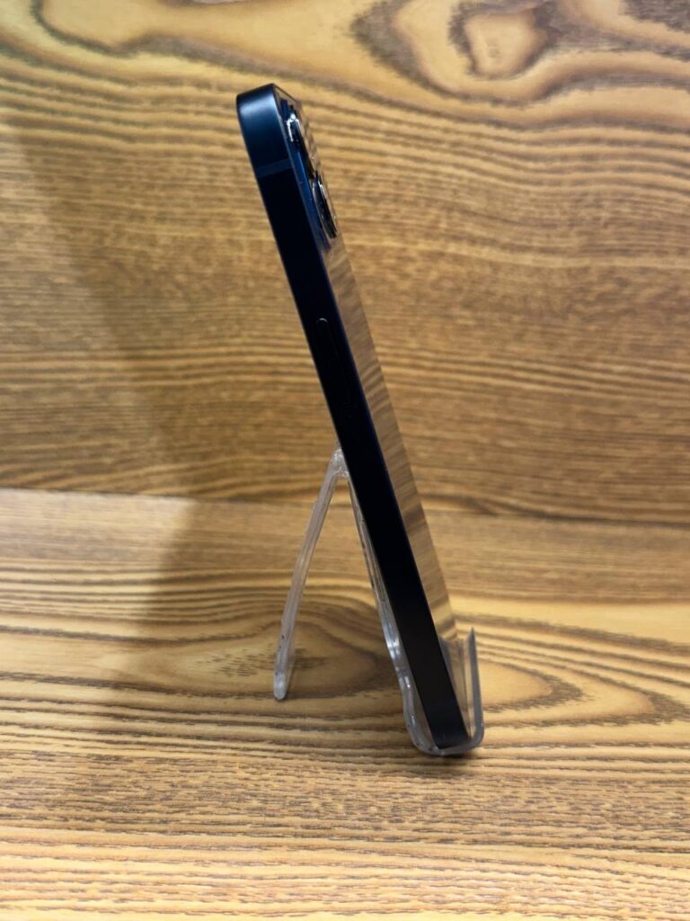 گوشی موبایل اپل IPhone 13 ظرفیت 128GB پارت نامبر CH رنگ مشکی باتری 79% – کارکرده