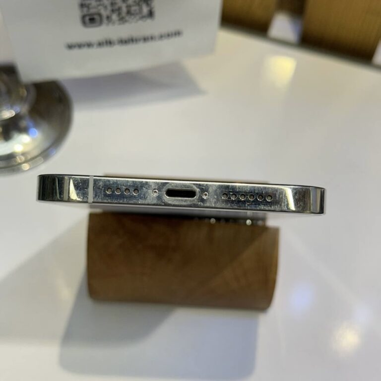 گوشی موبایل اپل IPhone 12 Pro Max ظرفیت 256GB پارت نامبر ZA/A رنگ سفید باتری 77% – کارکرده
