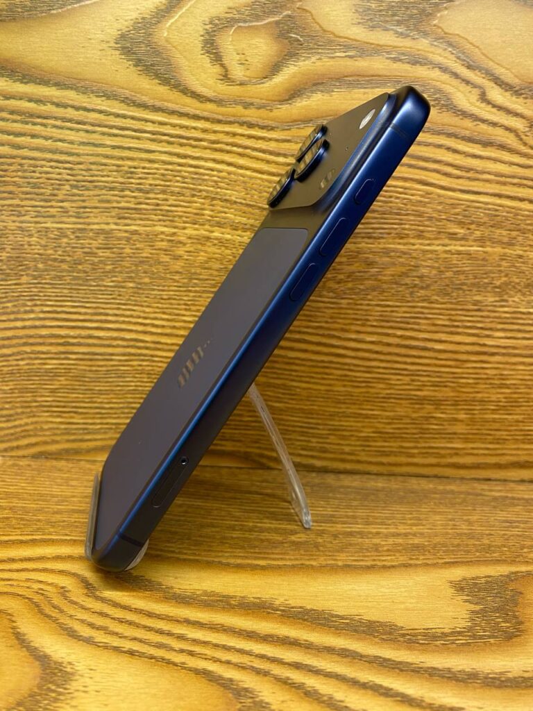 گوشی موبایل اپل IPhone 17 ProMax ظرفیت 256GB پارت نامبر CH/A دو سیم کارت 5G رنگ سرمه ای باتری 95% – کارکرده رجیستر شده